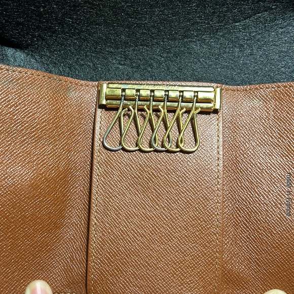 Preloved Authentic Monogram Multi-Cles 6 Keys - Picture 4 of 7